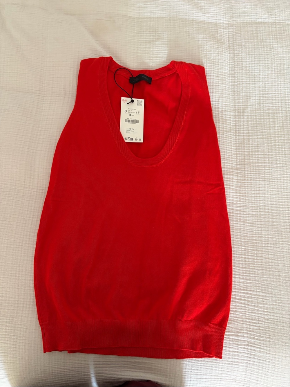 Zara Red Sleeveless V-Neck Knit Top - Picture 1 of 2